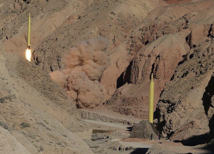 لحظه شلیک موشکهای بالستیک قدر H و F از ارتفاعات البرز (تصاویر) لحظه شلیک موشکهای بالستیک قدر H و F از ارتفاعات البرز (تصاویر)