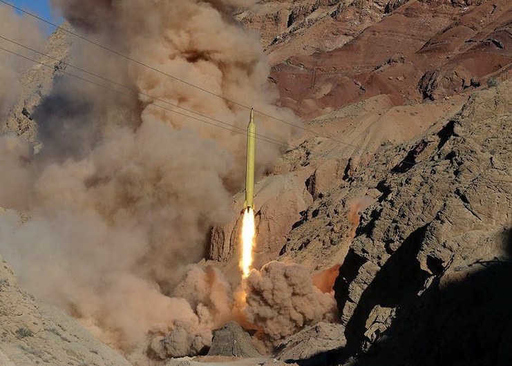 لحظه شلیک موشکهای بالستیک قدر H و F از ارتفاعات البرز (تصاویر) لحظه شلیک موشکهای بالستیک قدر H و F از ارتفاعات البرز (تصاویر)