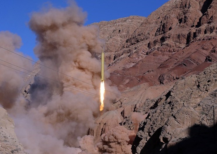 لحظه شلیک موشکهای بالستیک قدر H و F از ارتفاعات البرز (تصاویر) لحظه شلیک موشکهای بالستیک قدر H و F از ارتفاعات البرز (تصاویر)