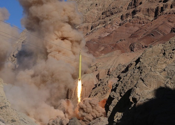 لحظه شلیک موشکهای بالستیک قدر H و F از ارتفاعات البرز (تصاویر) لحظه شلیک موشکهای بالستیک قدر H و F از ارتفاعات البرز (تصاویر)