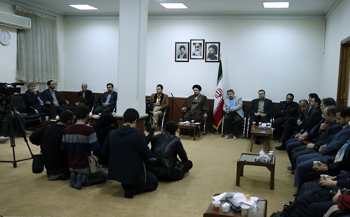 دیدار جمعی از اهالی رسانه و فرهنگ با سید حسن خمینی