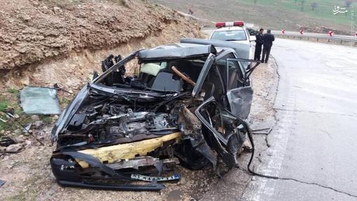 زنده‌ماندن راننده در تصادف وحشتناک با تریلی