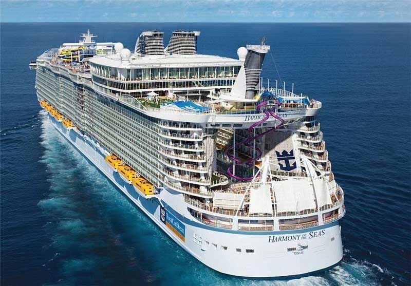 بزرگترین کشتی تفریحی دنیا به آب انداخته شد (تصویر) بزرگترین کشتی تفریحی دنیا به آب انداخته شد (تصویر)