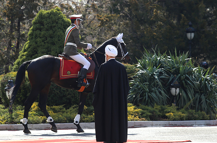 مراسم استقبال رسمی روحانی از رئیس جمهوری ویتنام