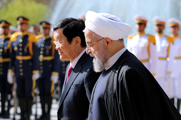 مراسم استقبال رسمی روحانی از رئیس جمهوری ویتنام