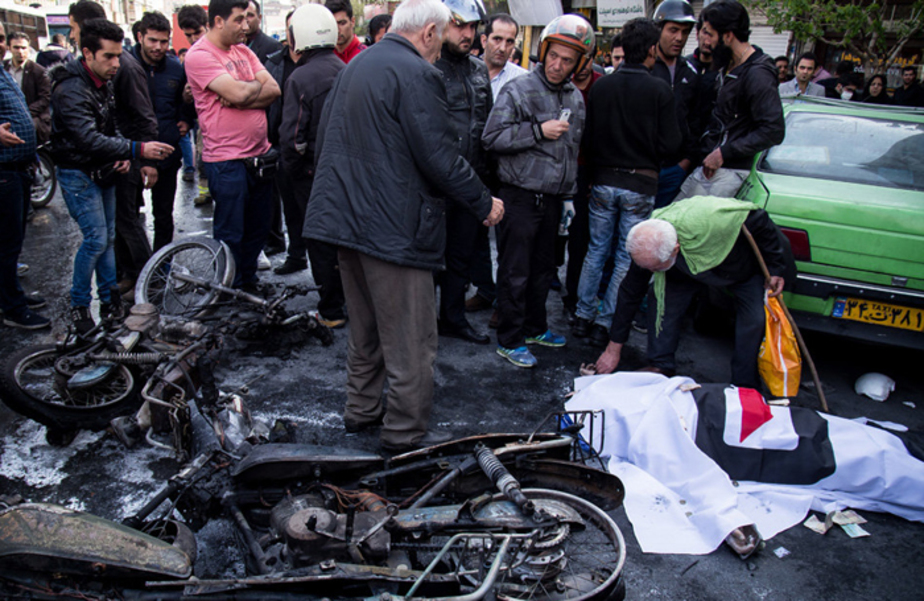 تصادف مرگبار در خیابان مفتح (تصاویر)