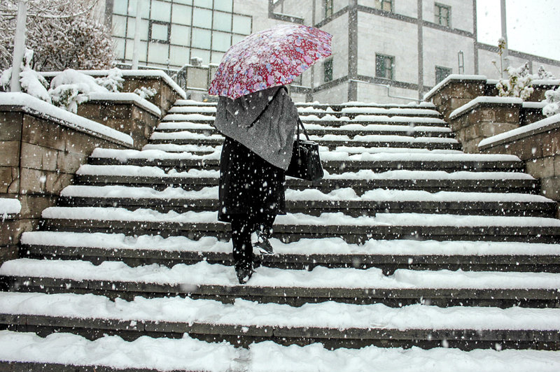بارش برف در آستانه بهار - تبریز و ارومیه