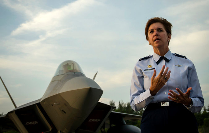 زنی ک به فرماندهی عملیات پنتاگون می رسد (تصویر)