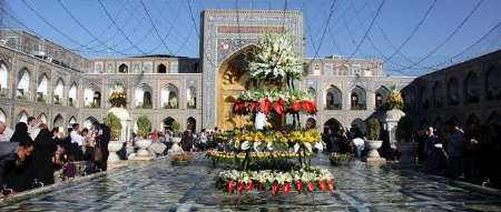 گل آرایی حرم امام رضا(ع) در آستانه نوروز (تصاویر) گل آرایی حرم امام رضا(ع) در آستانه نوروز (تصاویر)
