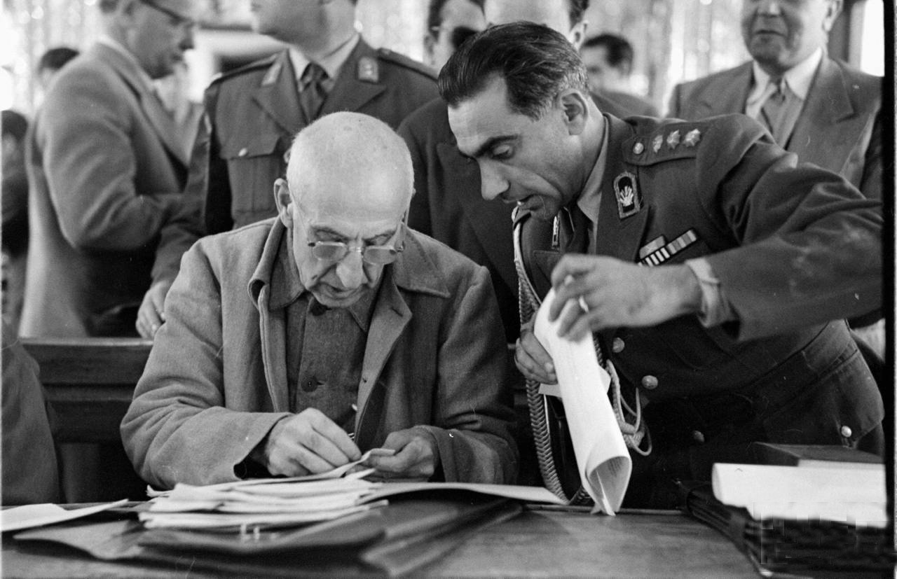 تصاویر تاریخی از دکتر محمد مصدق