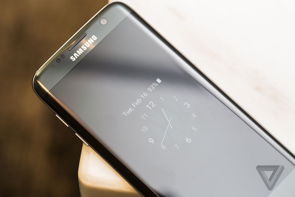 سامسونگ گلکسی اس 7 اج معرفی شد(تصویر و جزئیات) سامسونگ گلکسی اس 7 اج معرفی شد(تصویر و جزئیات)