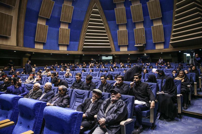 تفاوت برگزاری همایش اصلاح طلبان و اصولگرایان (تصاویر)