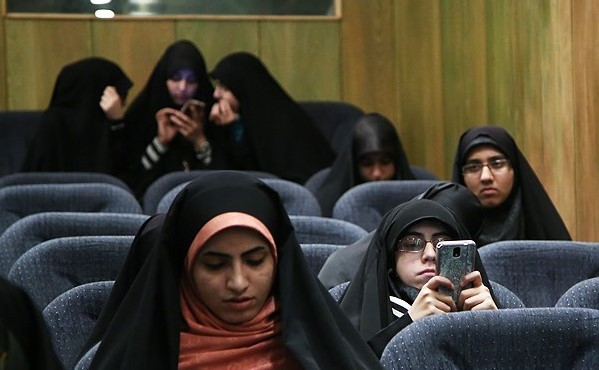 سخنرانی سردار نقدی برای صندلی های خالی! (تصویر) سخنرانی سردار نقدی برای صندلی های خالی! (تصویر)