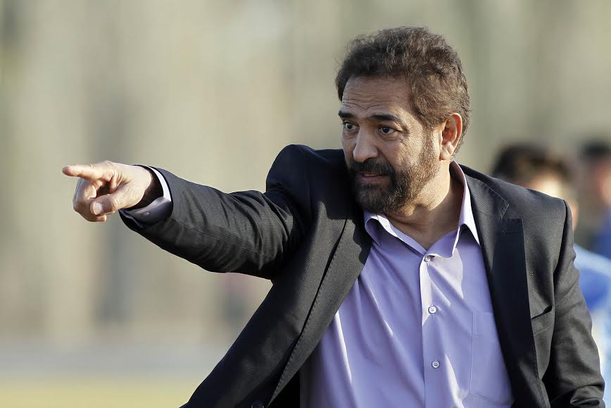 دوچهره متفاوت از فیروز کریمی مقابل استقلال (عکس) دوچهره متفاوت از فیروز کریمی مقابل استقلال (عکس)