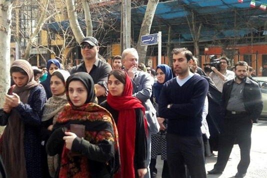 بازیگران پای صندوق‌های سرنوشت (تصویر)