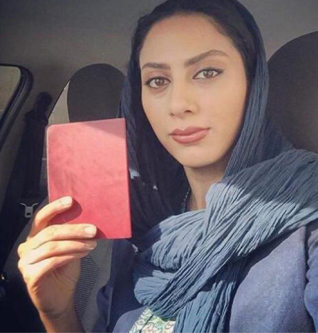 بازیگران پای صندوق‌های سرنوشت (تصویر)