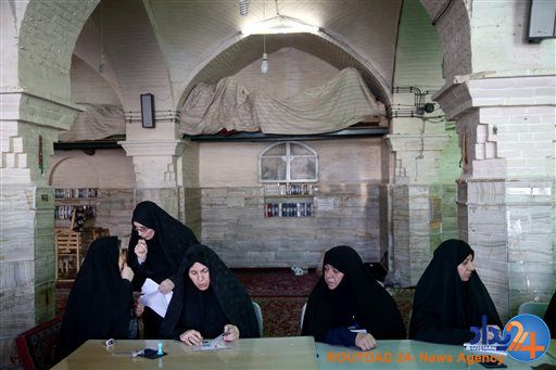 مشارکت زنان در انتخابات از نگاه رسانه های غربی (تصاویر) مشارکت زنان در انتخابات از نگاه رسانه های غربی (تصاویر)