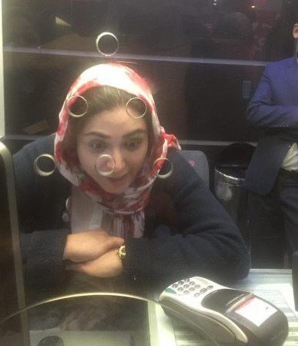 بلیط فروشی باران کوثری (تصاویر)