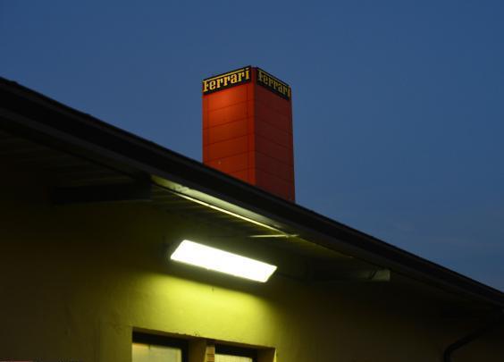 درون کارخانه لوکس درون کارخانه لوکس