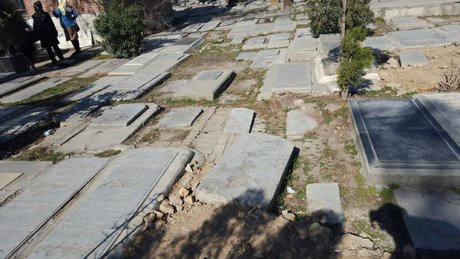 مُردگان این‌ گورستان آرامش ندارند (تصاویر)