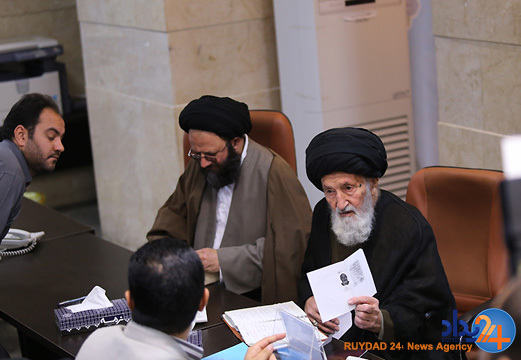 سومين روز از ثبت نام مجلس خبرگان / اولين روز از ثبت نام مجلس شورای اسلامی