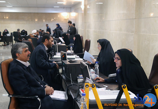 سومين روز از ثبت نام مجلس خبرگان / اولين روز از ثبت نام مجلس شورای اسلامی