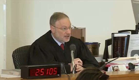 تعرض پسر شیطان صفت به دانش آموزان در راه مدرسه (تصاویر)