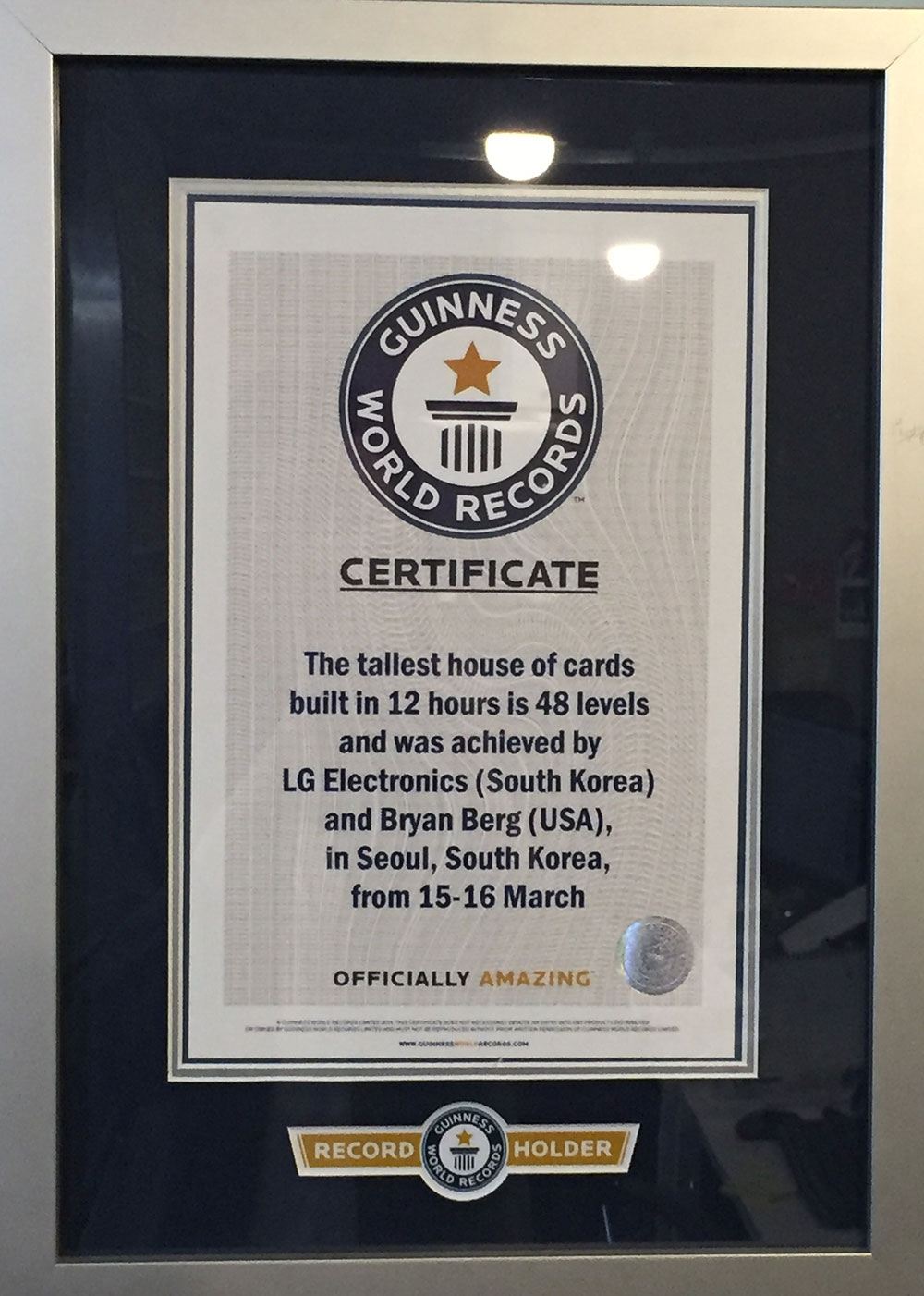 خانه‌ای از کارت‌ها روی ماشین لباسشویی بدون لرزش الی جی (تصاویر)