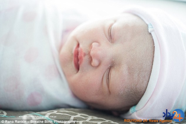 مادر استرالیایی خود را سزارین کرد