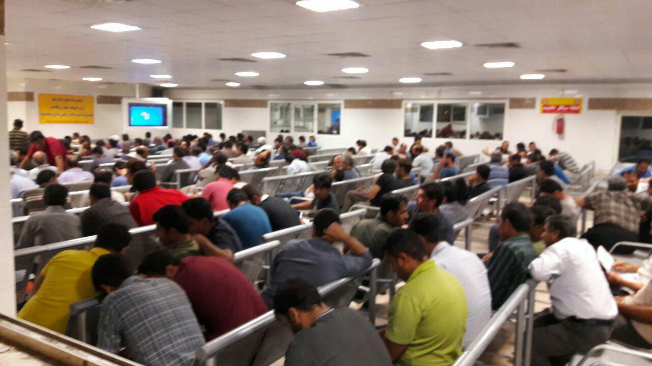 ادامه اعتراضات رانندگان در پایانه بندرعباس