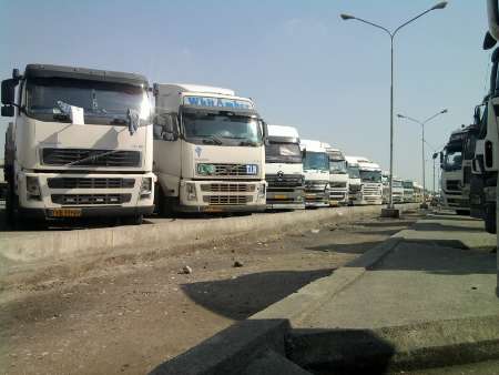 ادامه اعتراضات رانندگان در پایانه بندرعباس