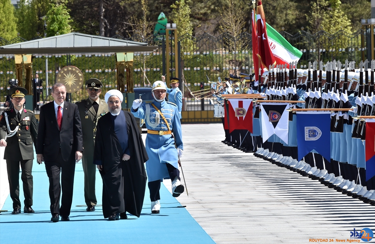 استقبال باشکوه از رئیس‎جمهور  ایران در ترکیه (فیلم و تصاویر)