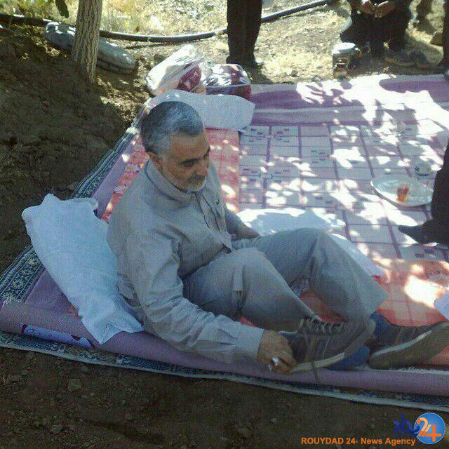 سردار سلیمانی در حال و هوای عید(عکس)