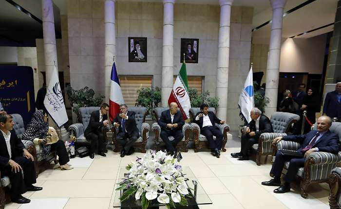 فرود پرواز ایرفرانس در تهران (تصاویر)