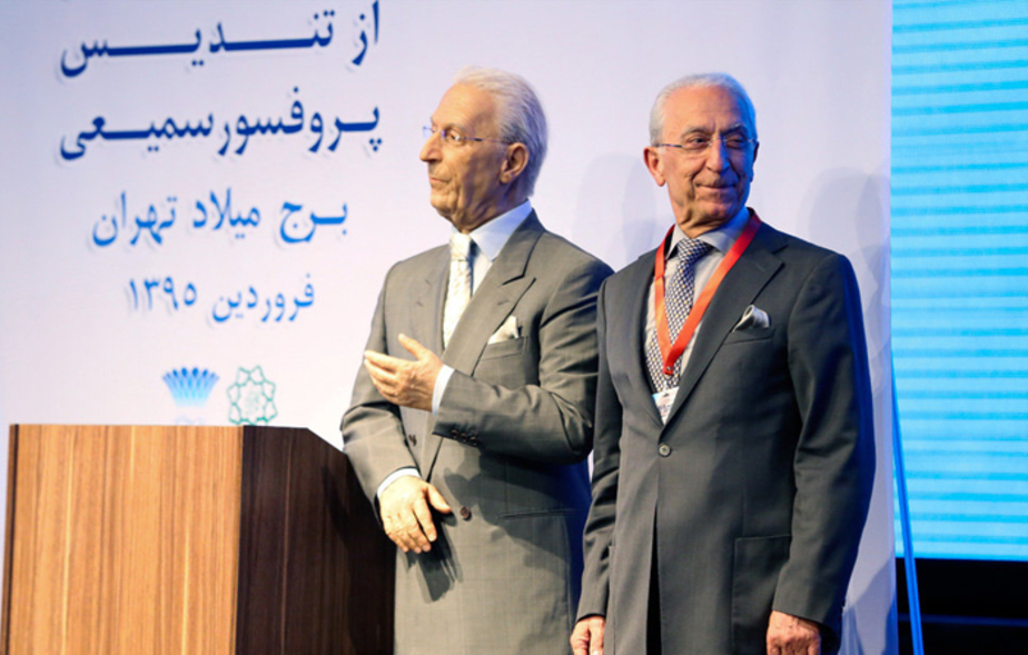 رونمایی از تندیس پروفسور سمیعی (تصاویر)