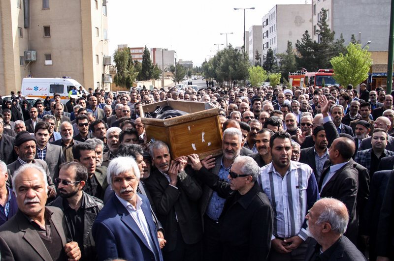 مراسم تشییع و تدفین پیکر مادر همسر رئیس جمهور (تصاویر)