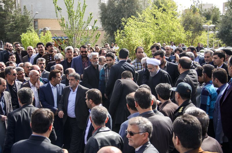 مراسم تشییع و تدفین پیکر مادر همسر رئیس جمهور (تصاویر)