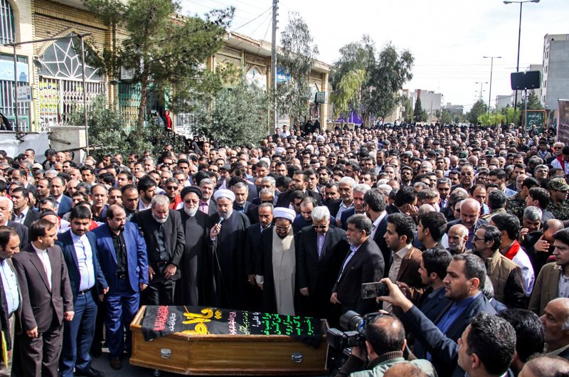 مراسم تشییع و تدفین پیکر مادر همسر رئیس جمهور (تصاویر)