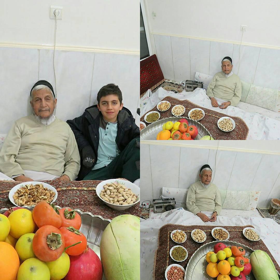 آیت‌الله صانعی در کنار کرسی یلدا (تصویر)