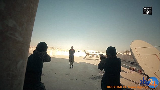 تصاویر تکاندهنده داعش از کودکان سرباز که اعدام میکنند و میکشند تصاویر تکاندهنده داعش از کودکان سرباز که اعدام میکنند و میکشند