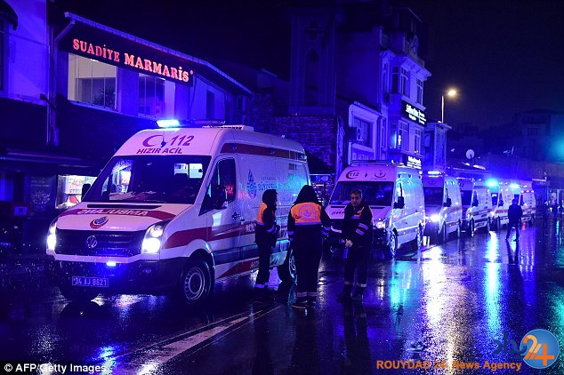 لحظه حمله شبانه بابانوئل به کلوپ استانبول (فیلم‌ها و تصاویر)