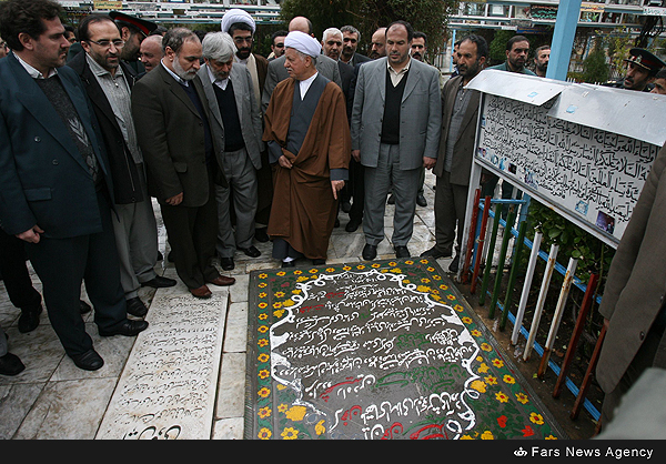 آیت‌الله هاشمی رفسنجانی در آئینه تصویر