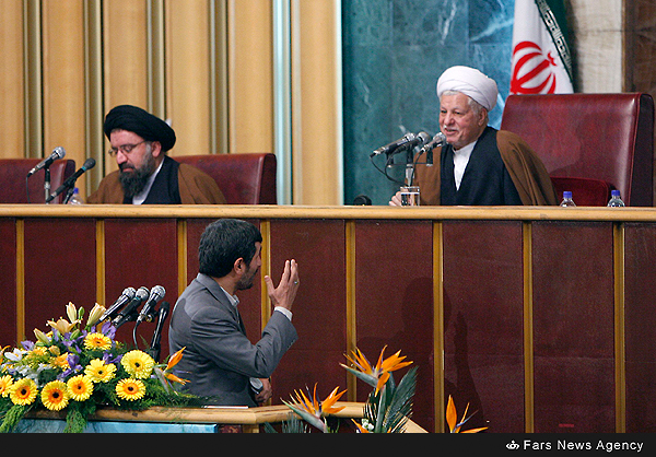 آیت‌الله هاشمی رفسنجانی در آئینه تصویر