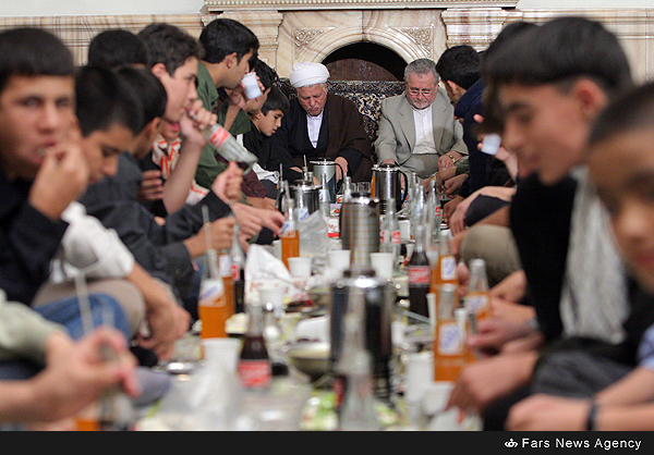 آیت‌الله هاشمی رفسنجانی در آئینه تصویر