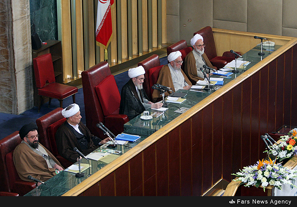 آیت‌الله هاشمی رفسنجانی در آئینه تصویر