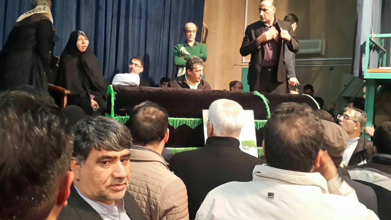 حضور نماینده سبزوار در مراسم سوگواری آیتالله هاشمی (تصویر) حضور نماینده سبزوار در مراسم سوگواری آیتالله هاشمی (تصویر)