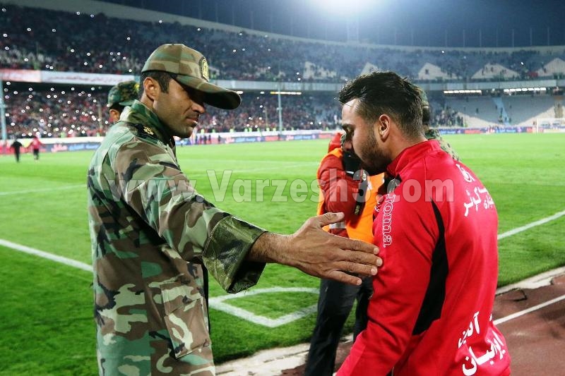 یورش نیروی‌ انتظامی به جشن تک‌ نفره سروش رفیعی (تصویر)