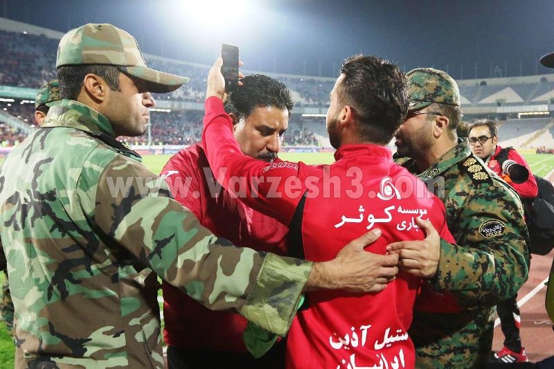 یورش نیروی‌ انتظامی به جشن تک‌ نفره سروش رفیعی (تصویر)