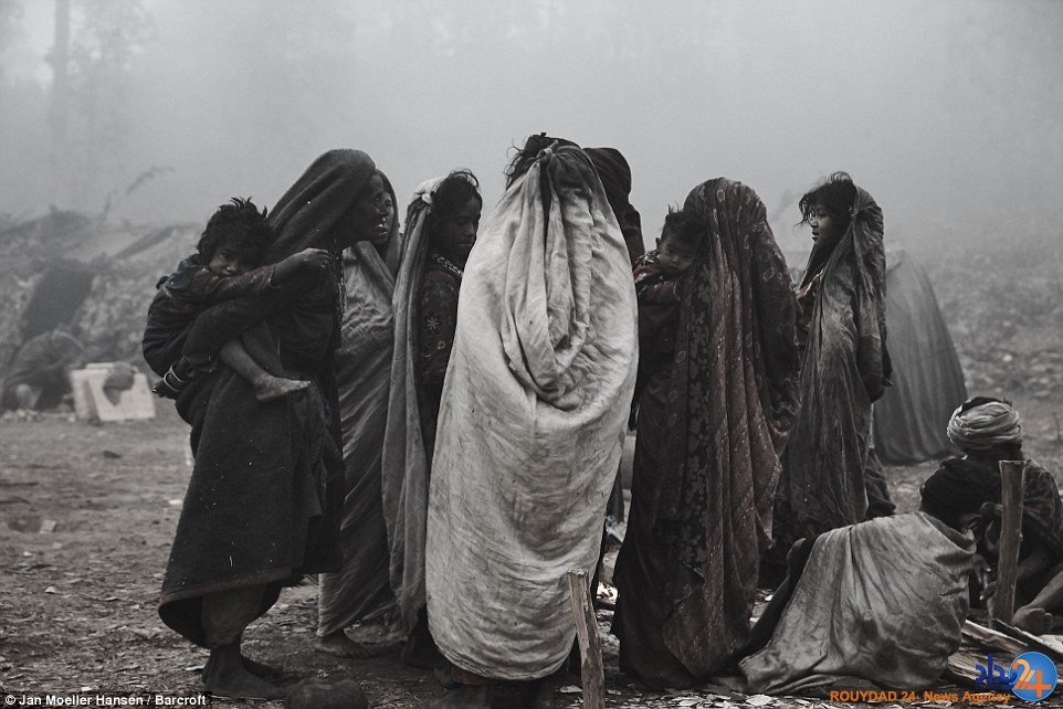 قبیله نپالی که مردههایش را ایستاده دفن میکند (تصاویر) قبیله نپالی که مردههایش را ایستاده دفن میکند (تصاویر)