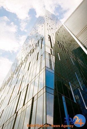 سقوط جوانی که میخواست روی بلندترین ساختمان اروپا سلفی بگیرد (تصاویر) سقوط جوانی که میخواست روی بلندترین ساختمان اروپا سلفی بگیرد (تصاویر)